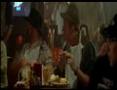 Jessica Simpson bombe atomique serveuse dans un bar de routard 